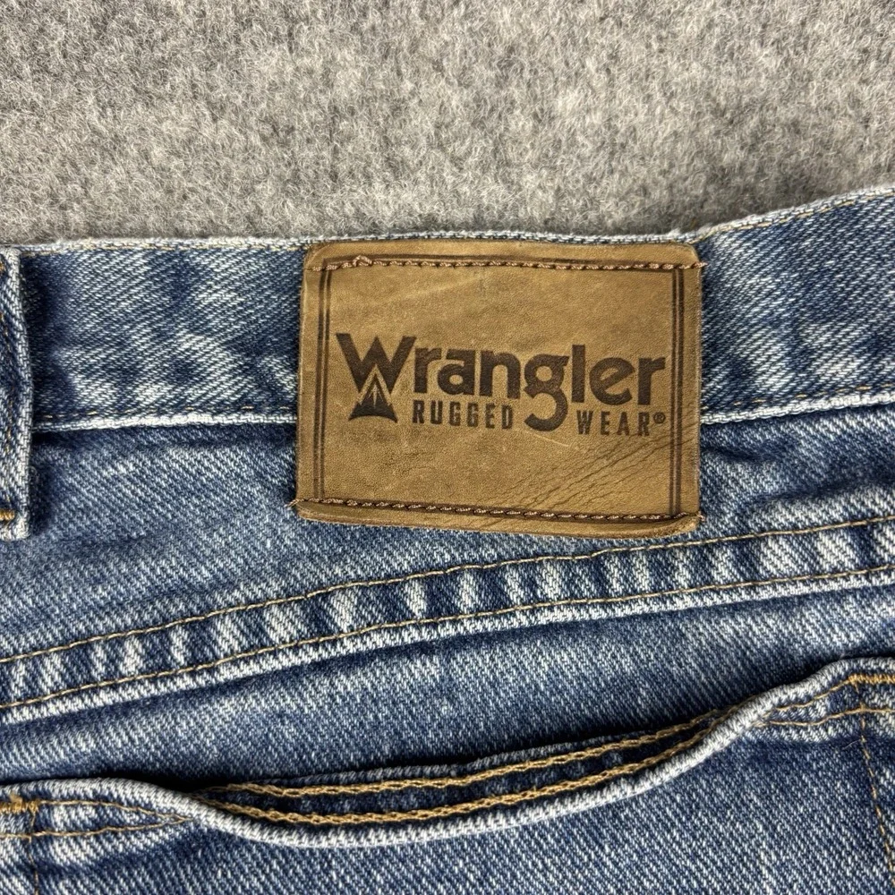 Wrangler Rugged Wear Jeans Mens 52x30 Straight Leg Big And Tall Blue Denim Rodeo